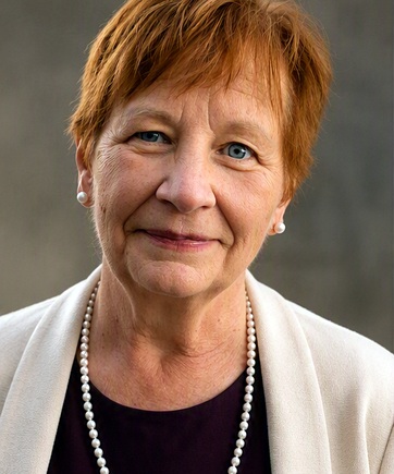 Dr. Julia Schroeder, MD